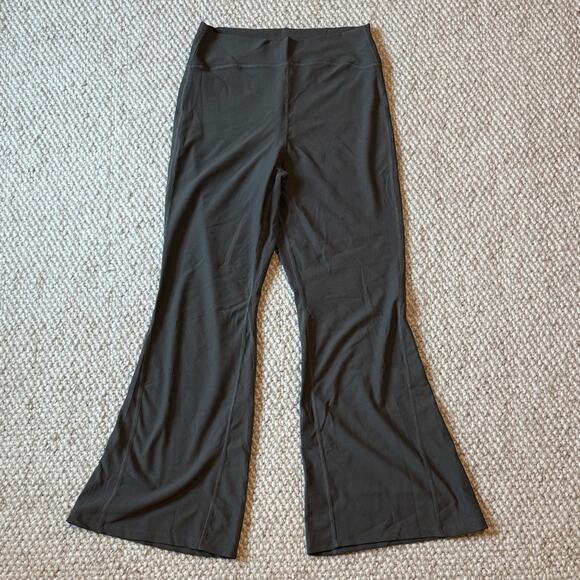 Old Navy Women's Olive Green Flared Leggings Size Large - Picture 1 of 4